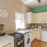 43 Springvale